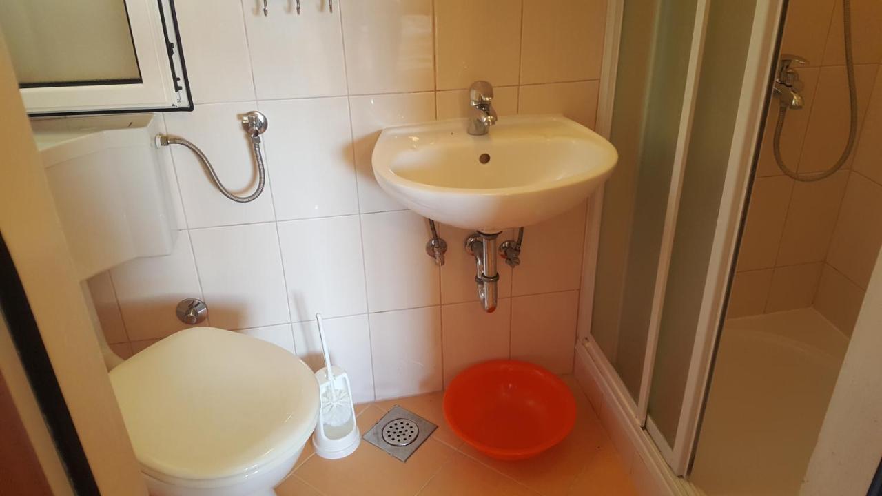 Anka Bunic Bed and Breakfast Rab Town Eksteriør billede